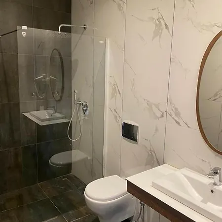 Bolv Hotel *